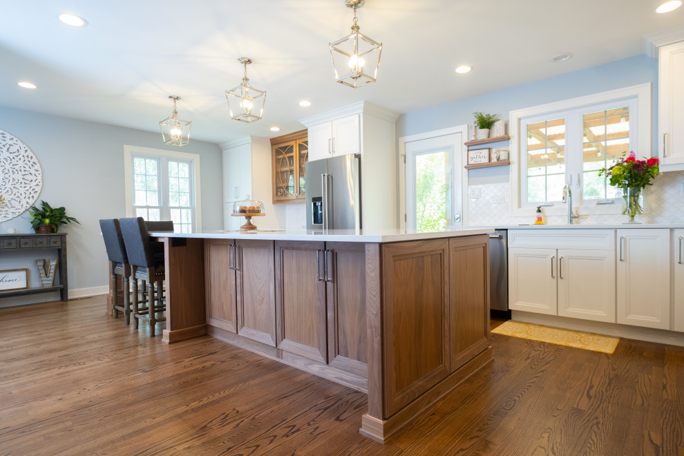 Home design - rustic home design idea in Chicago