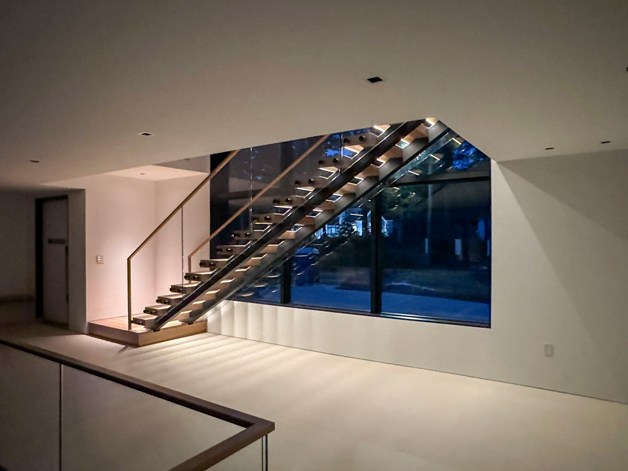 126_Visually Open and Light Contemporary Staircase, Mclean, VA 22102