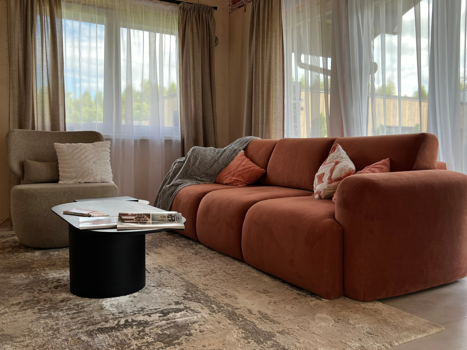 Стейджинг дома "Пикассо" от Nemtseff House на выставке Опен Вилладж 2023-2024