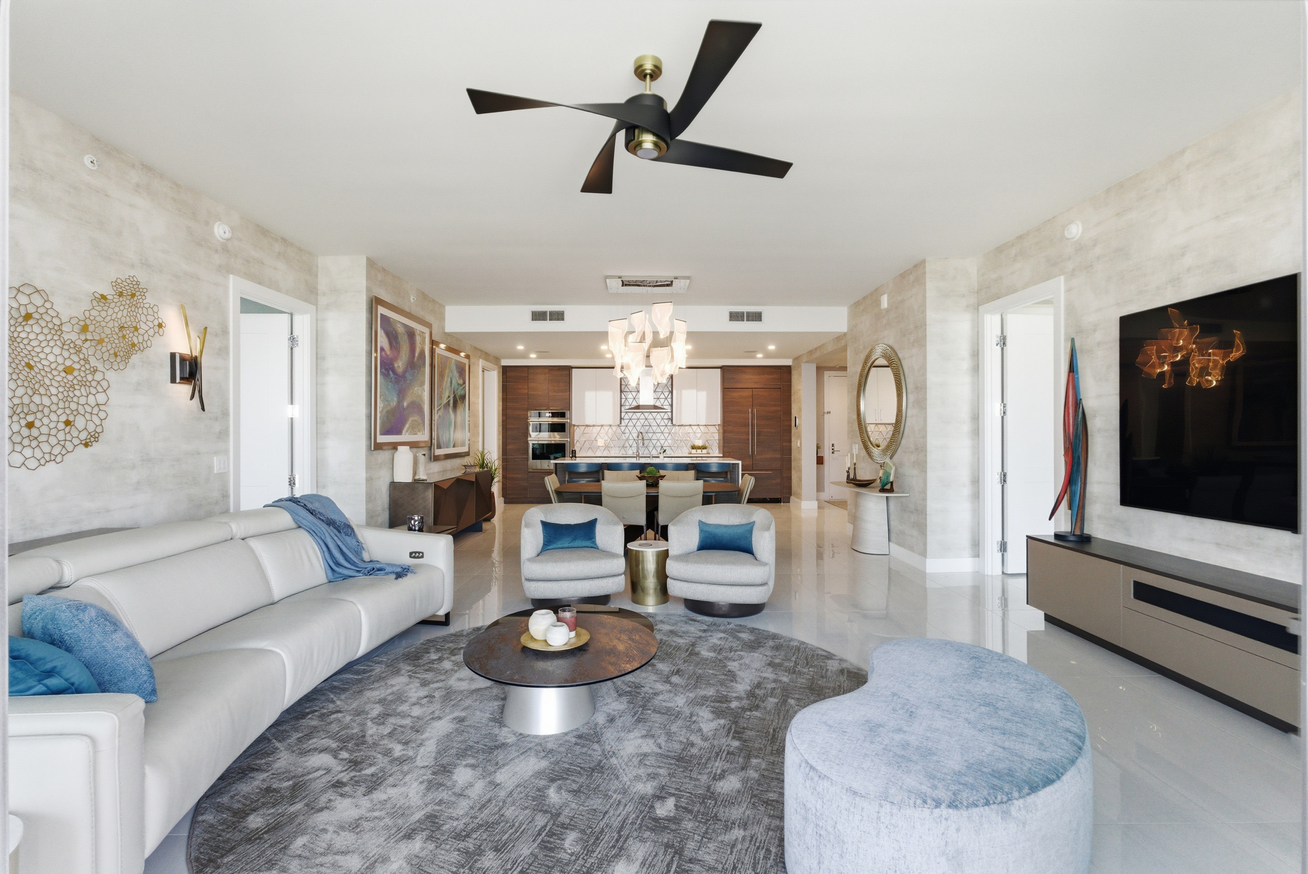 We Love Travel and Art