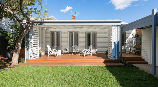 White Delight contemporary-veranda