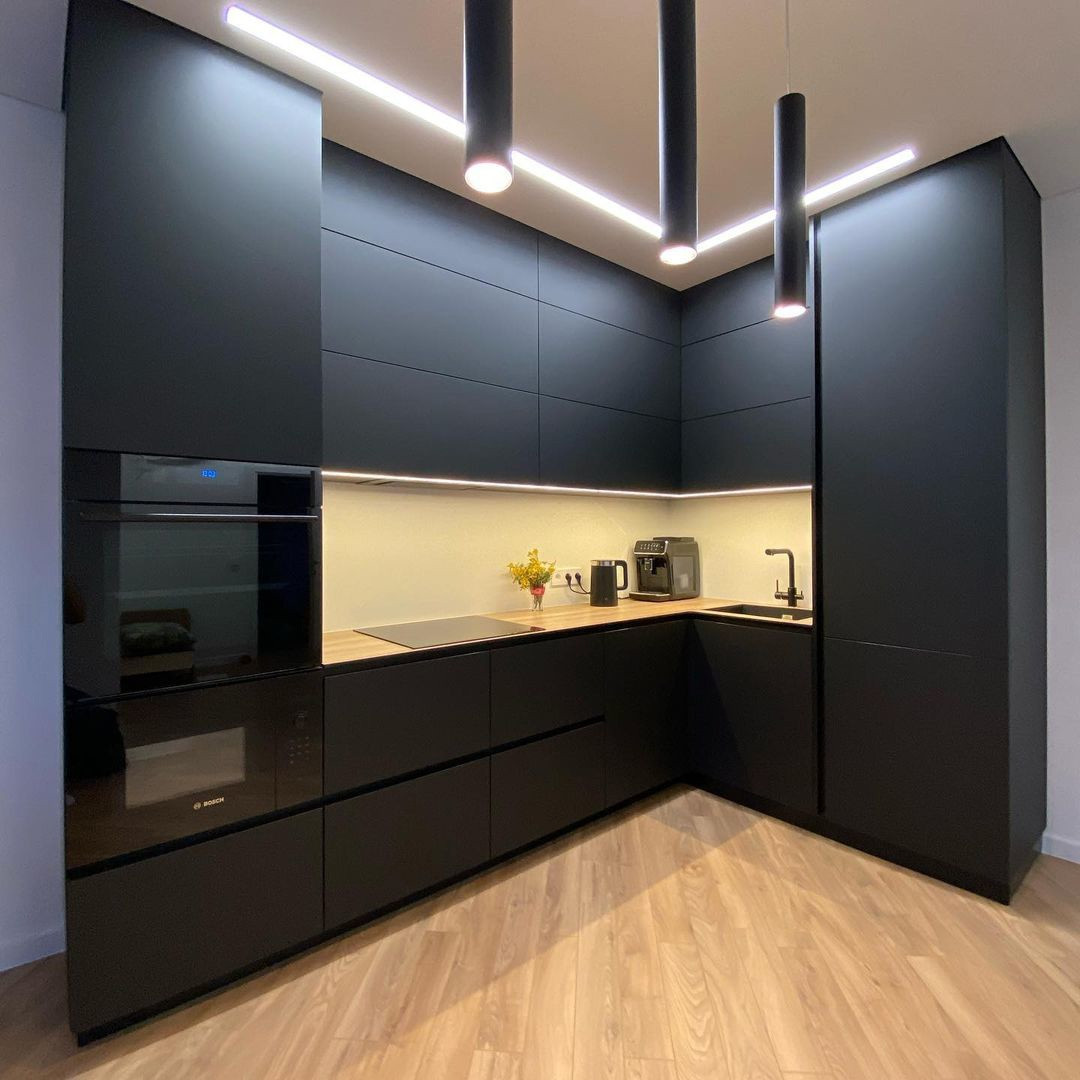 Кухня с фасадами Fenix