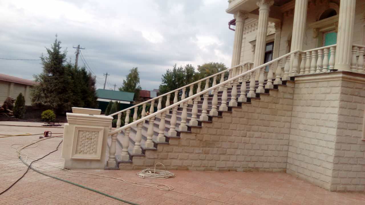 Балясины из натурального дагестанского камня