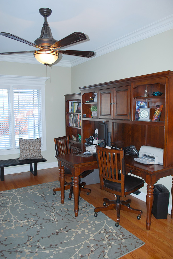 Design ideas for a transitional home office in Chicago.