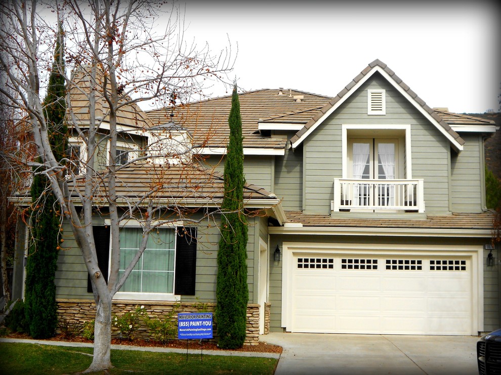 This is an example of an arts and crafts exterior in San Diego.