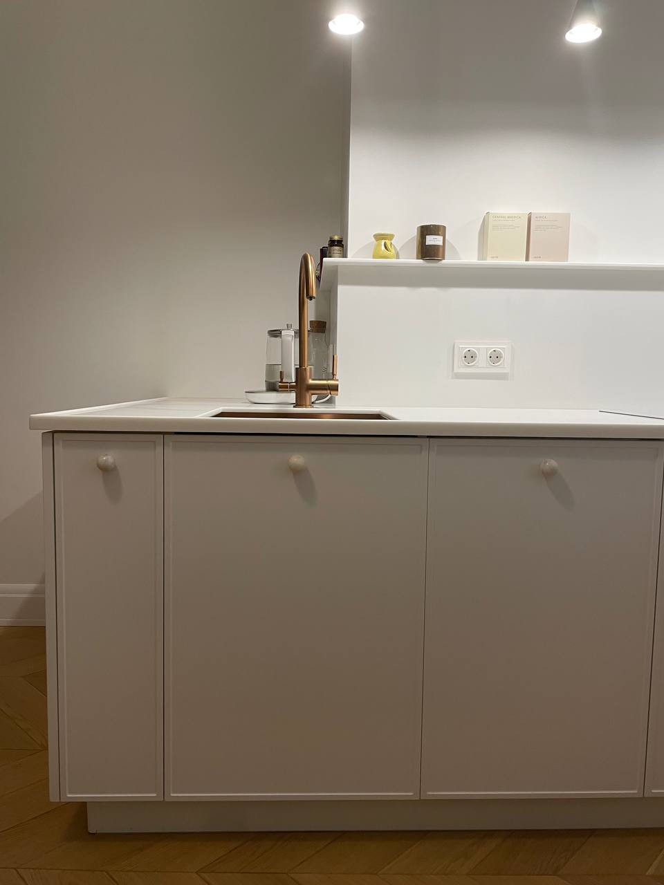 Апартаменты в Старокирочном переулке, Москва