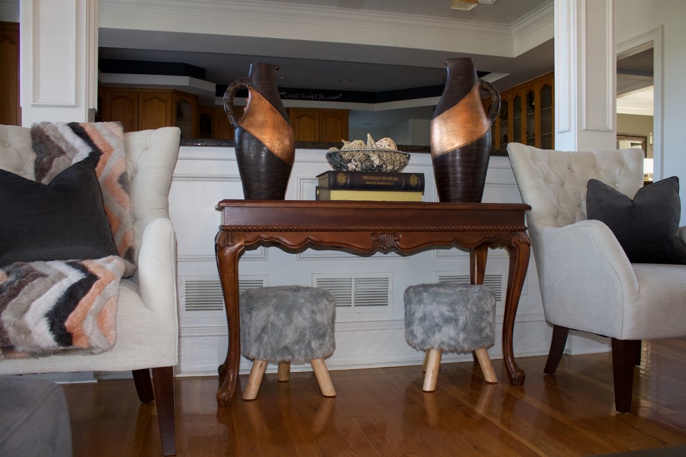 Inspiration for a transitional home design remodel in Atlanta