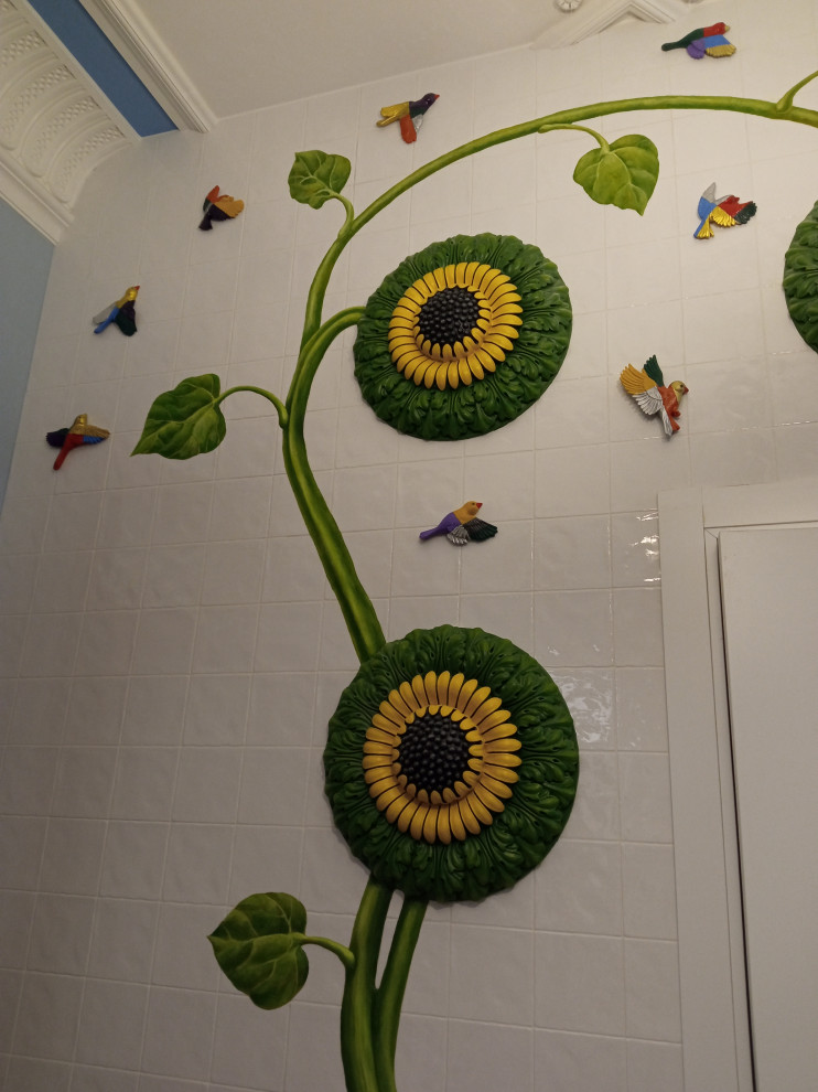 Рельефно-живописное панно в холле квартиры