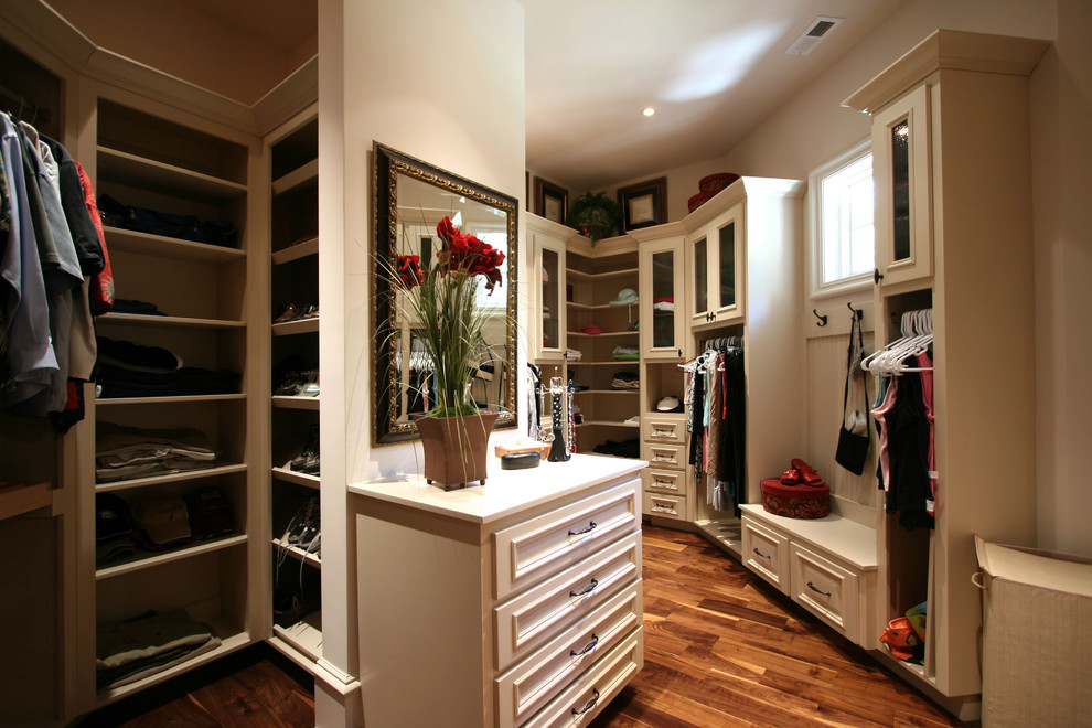 Inspiration for a traditional storage and wardrobe in Charlotte.