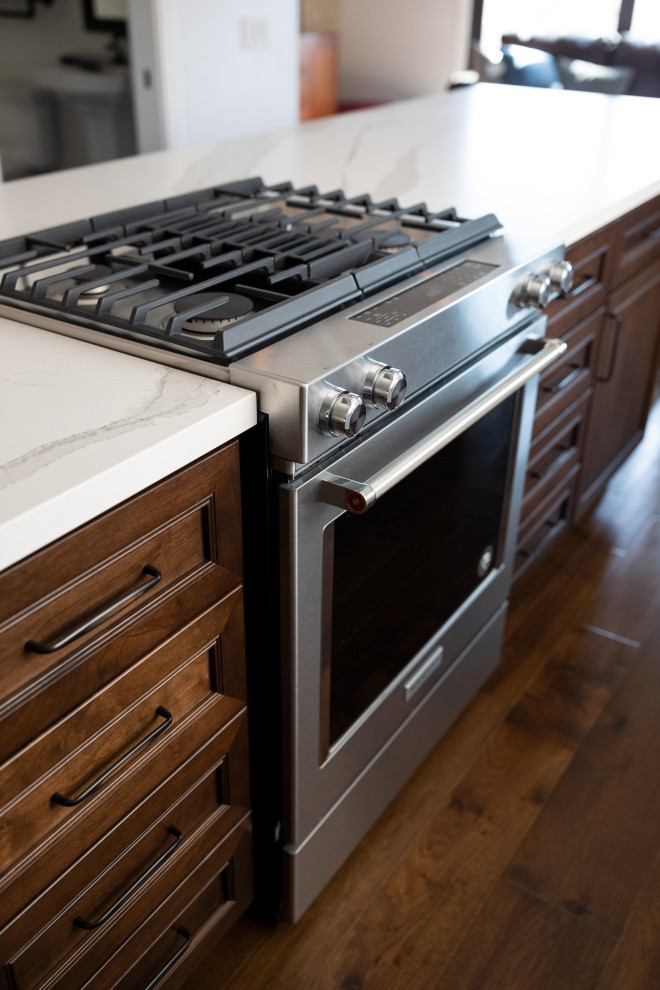 Inspiration for a transitional kitchen remodel in Orange County