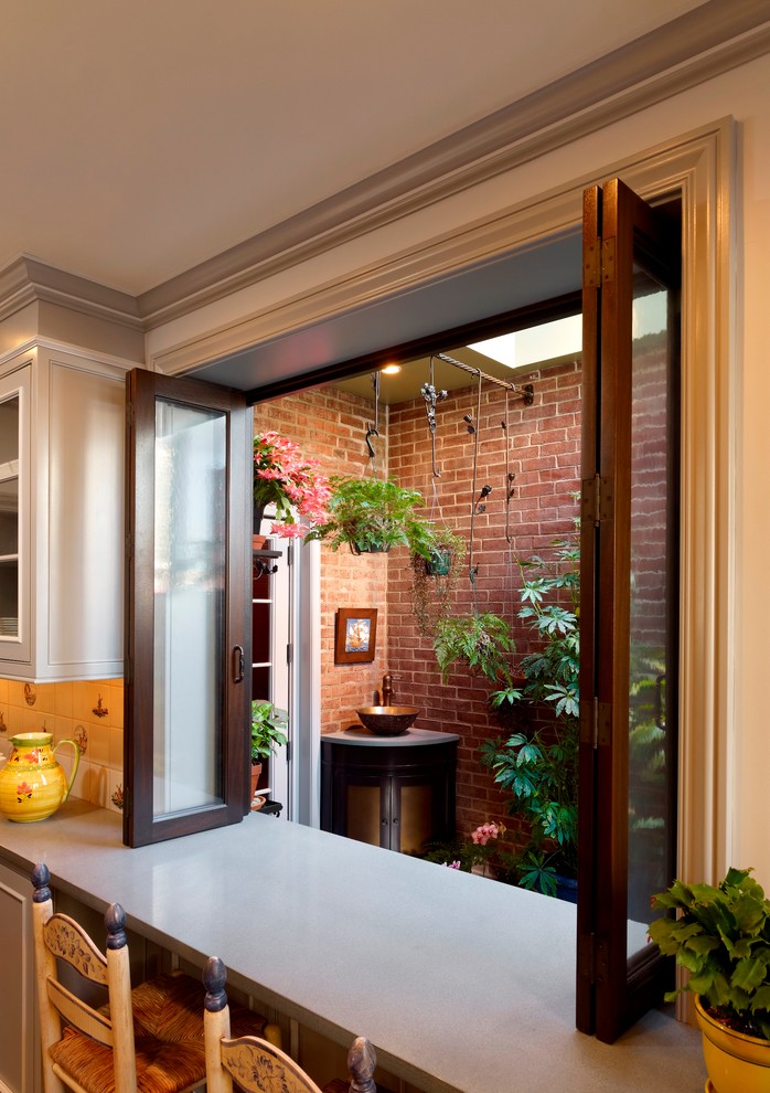 Inspiration for a traditional home design in Philadelphia.