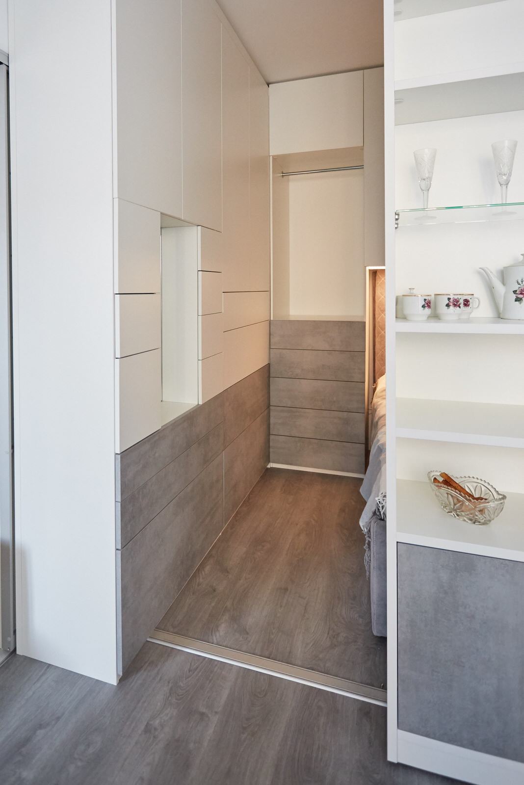 Корпусный шкаф в спальню