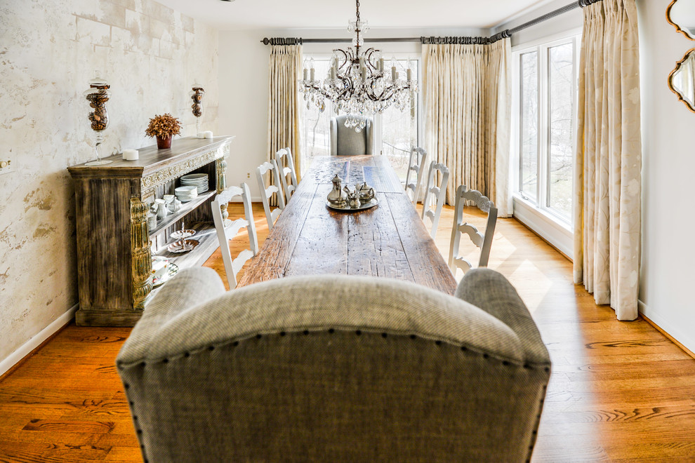 Example of a mountain style dining room design in Baltimore