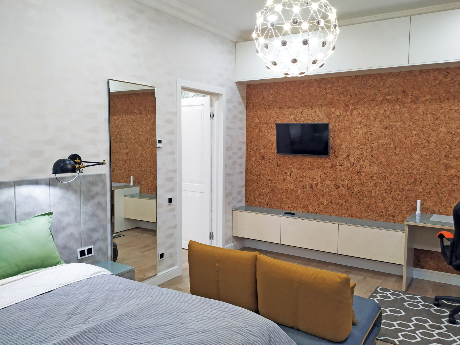 Подростковая комната с элементами лофта