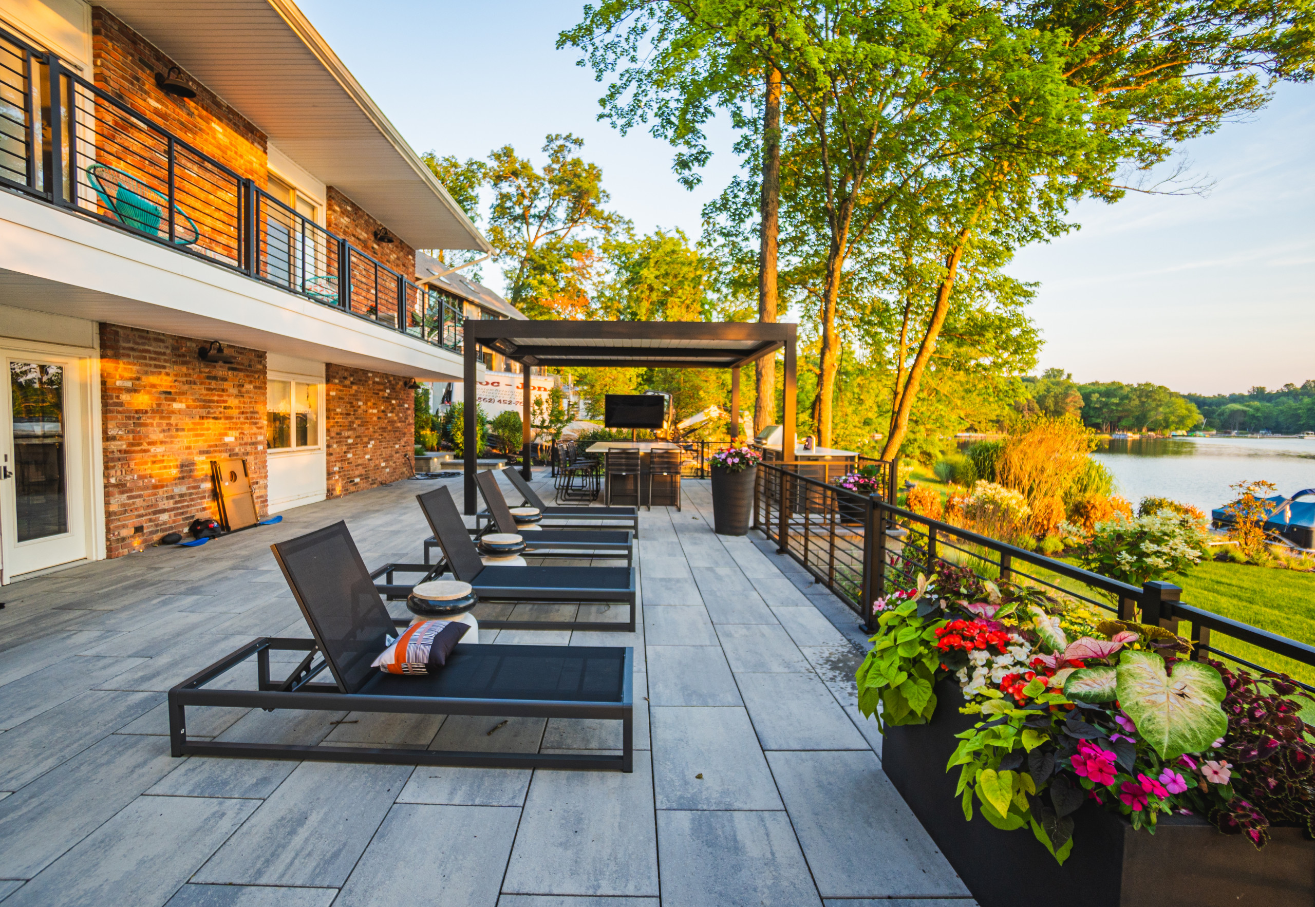 Pines Lake Modern Retreat