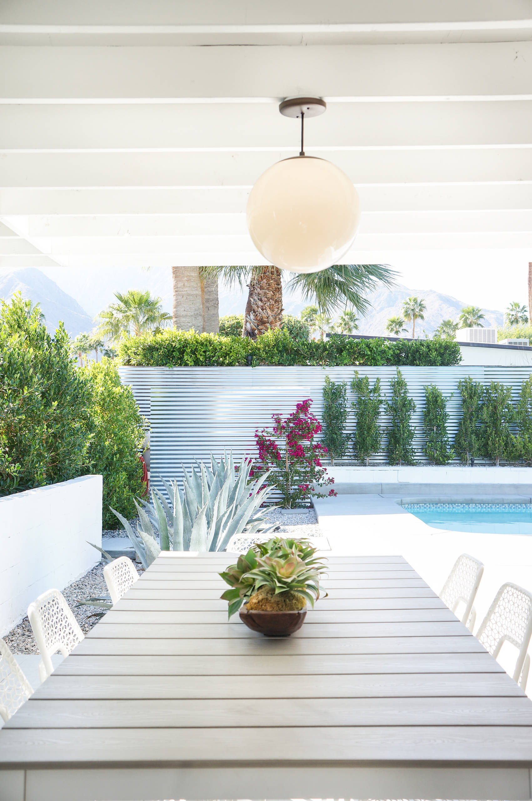 My Houzz: Photos Set the Tone for a Palm Springs Midcentury Home