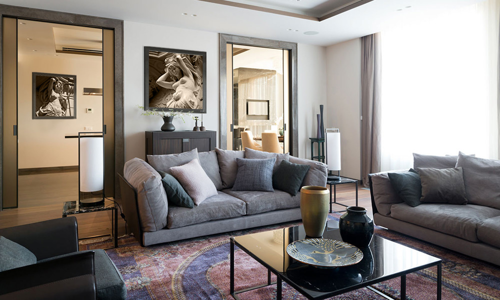 Визуализация принципа использования фотографии в интерьере гостиной