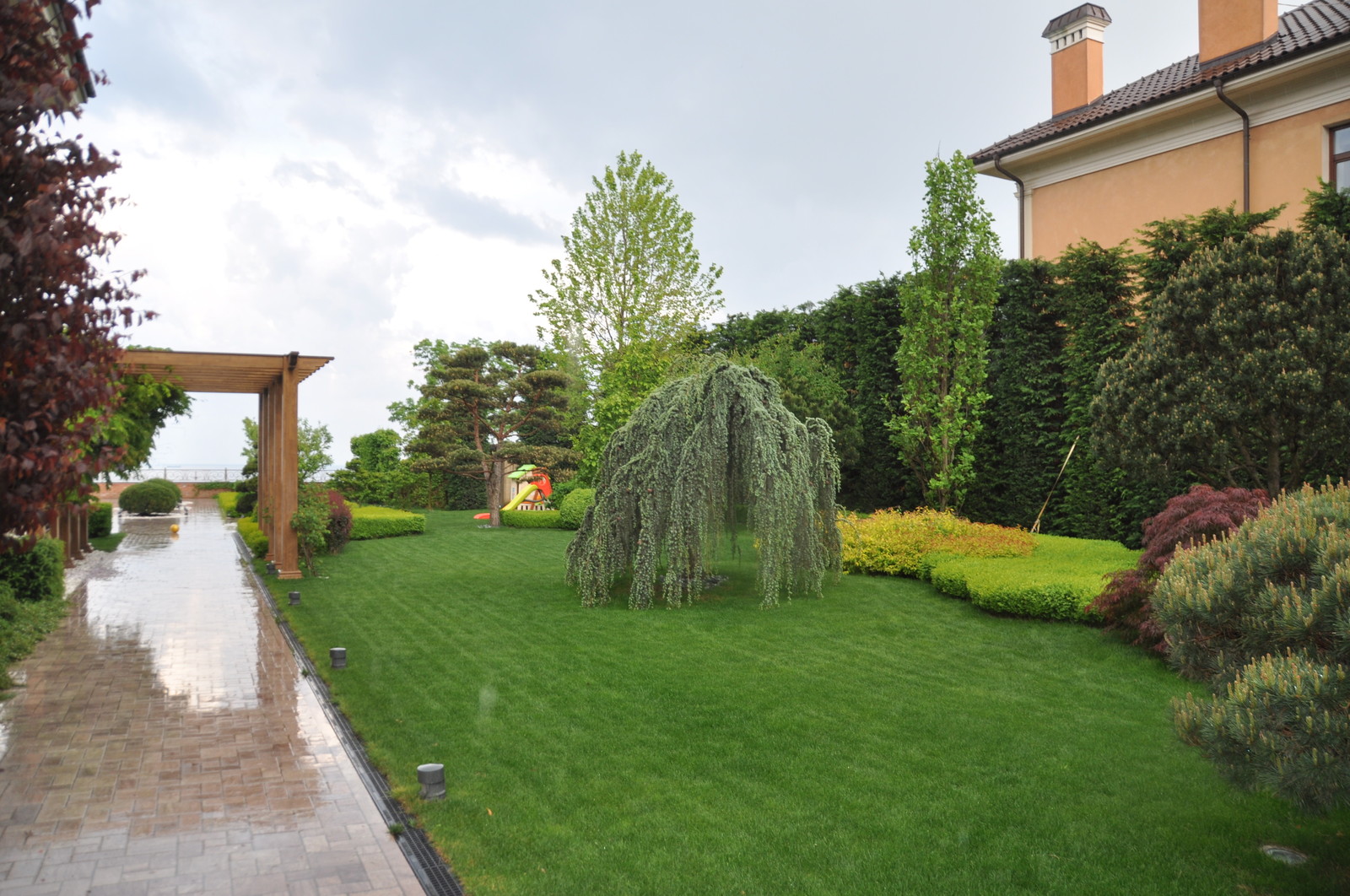 Classic Italian garden. / Классический итальянский сад.