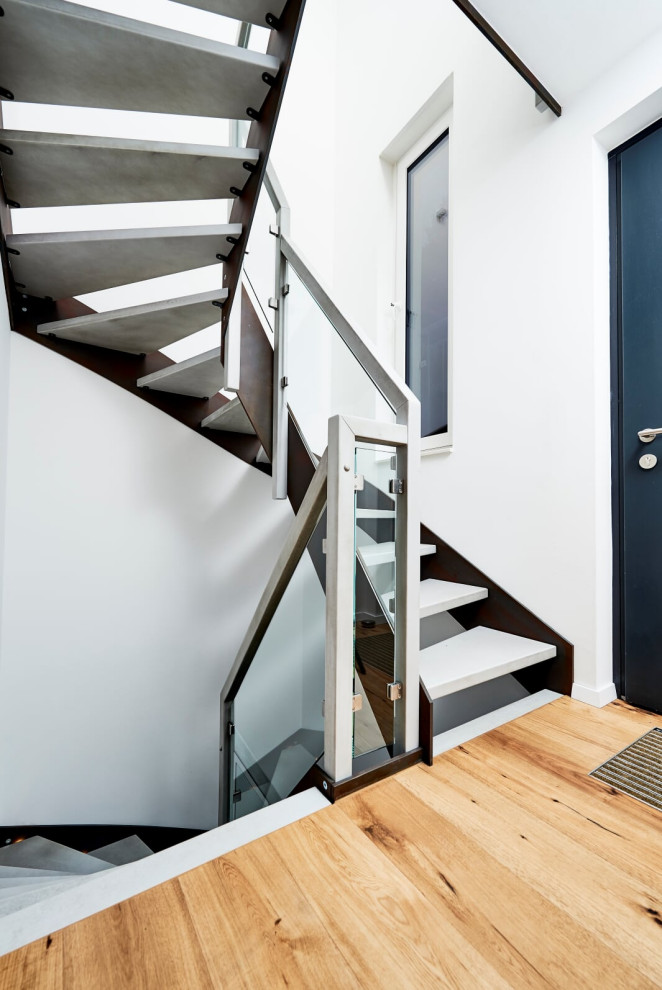 Бетон, Ржавчина и Стекло. Лестница из HPL