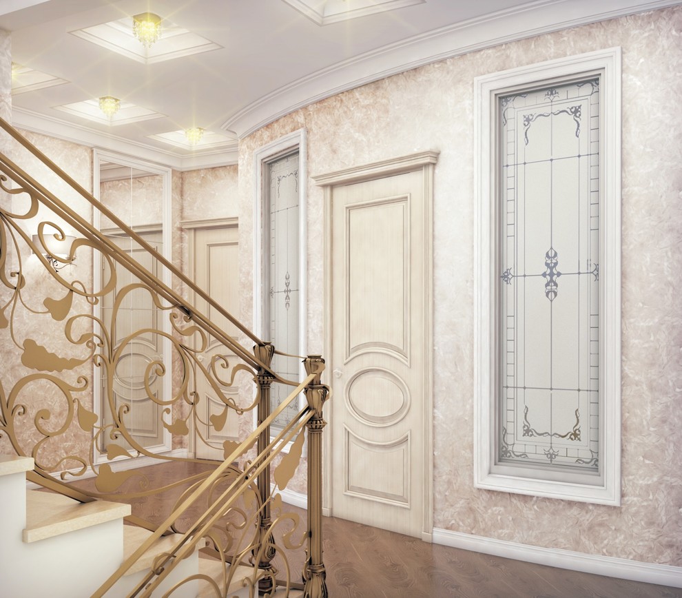 Холл второго этажа, за витражами прачечная (Второй этаж)