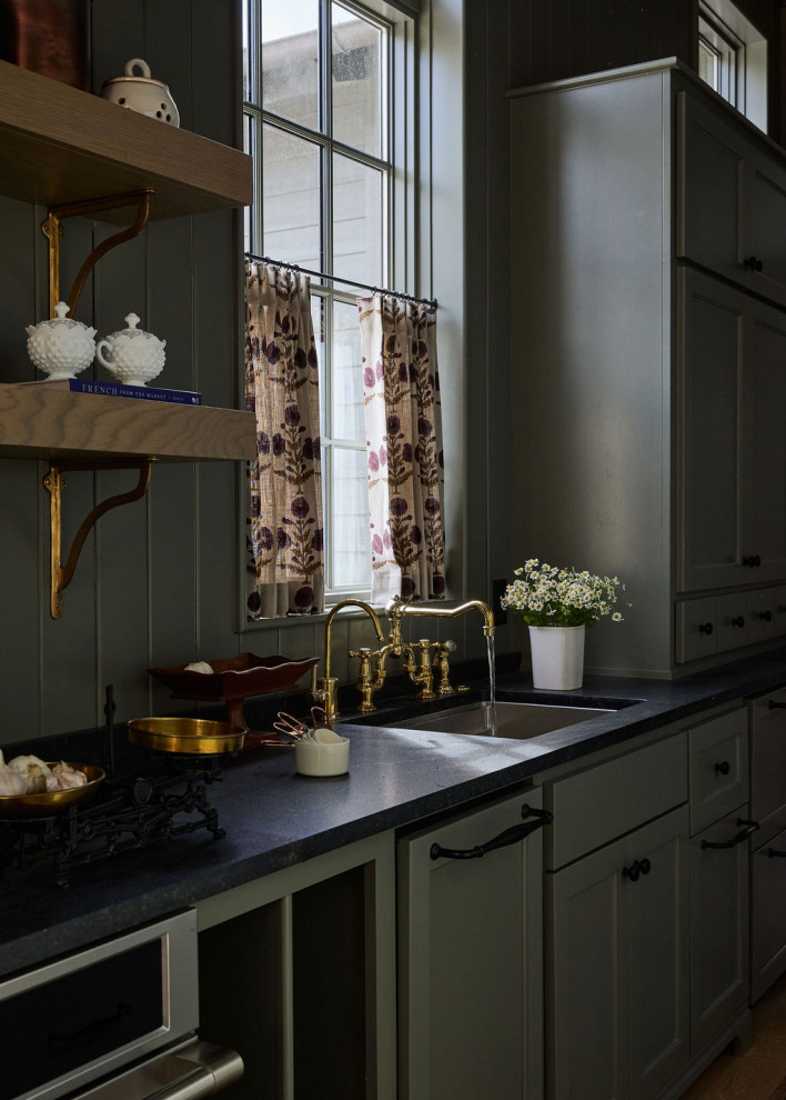 Inspiration for a country home design remodel in Oklahoma City