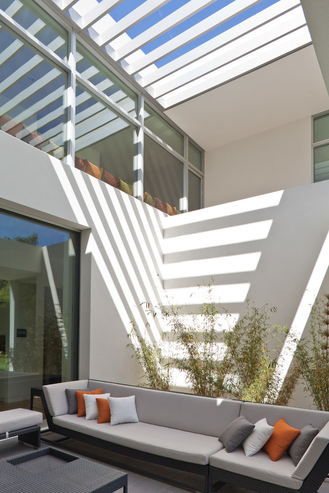 Inspiration for a modern patio in San Francisco.