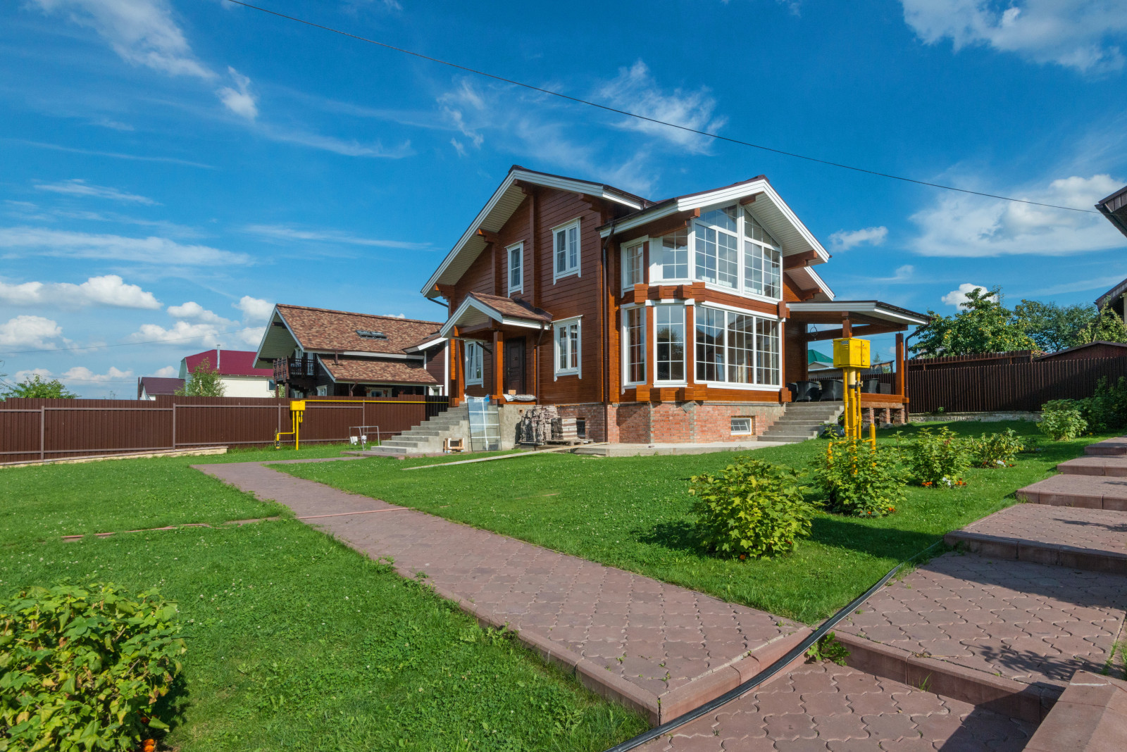 Дом из клееного бруса по индивидуальному проекту в д.Жабкино