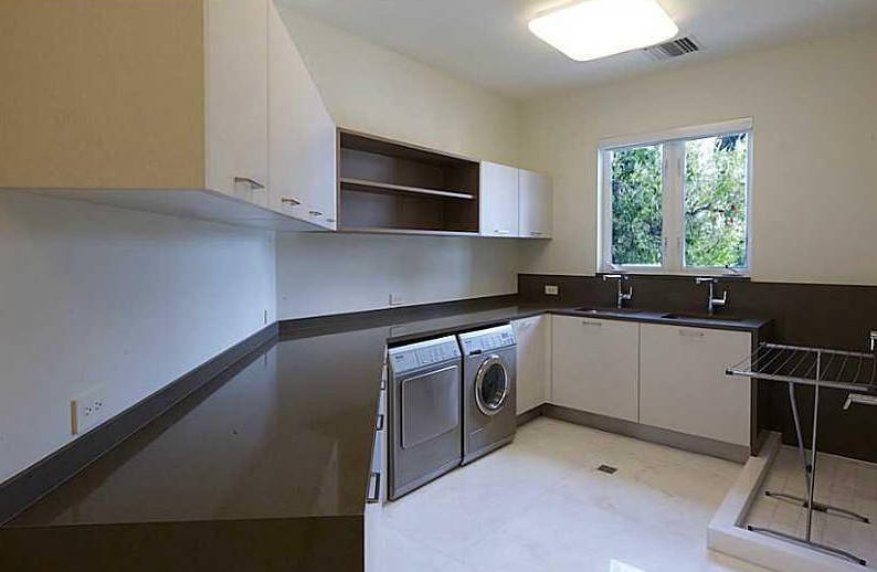 Home design - transitional home design idea in Miami