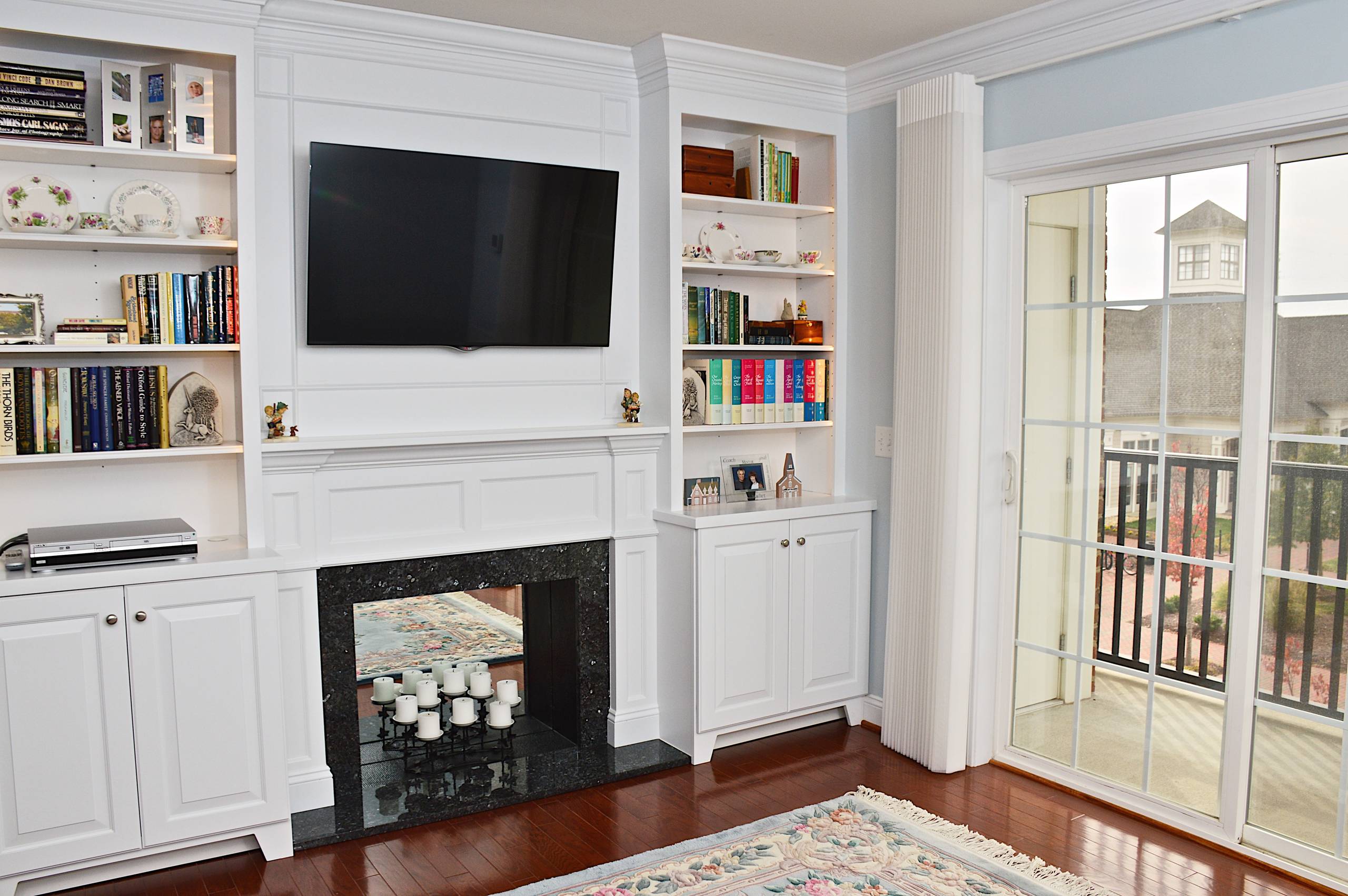 Bookcase/Built-in