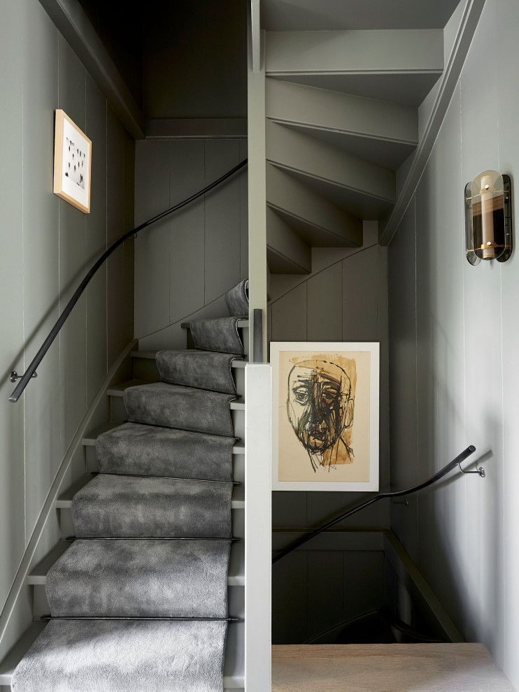 This is an example of a scandinavian staircase in Paris.