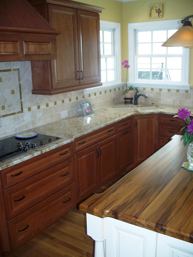 Traditional Cherry with Off White accent