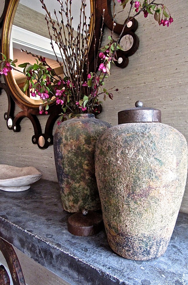 Example of a small transitional entryway design in Chicago