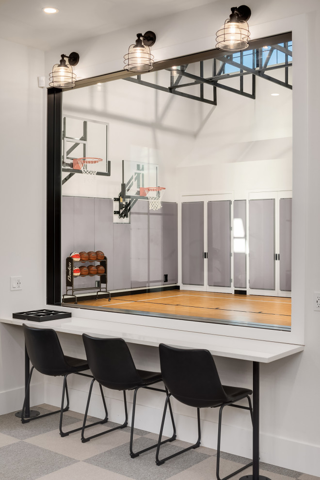 Inspiration for a transitional home gym in Seattle.