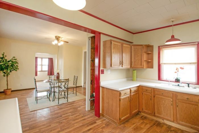 Transitional kitchen photo in Cedar Rapids