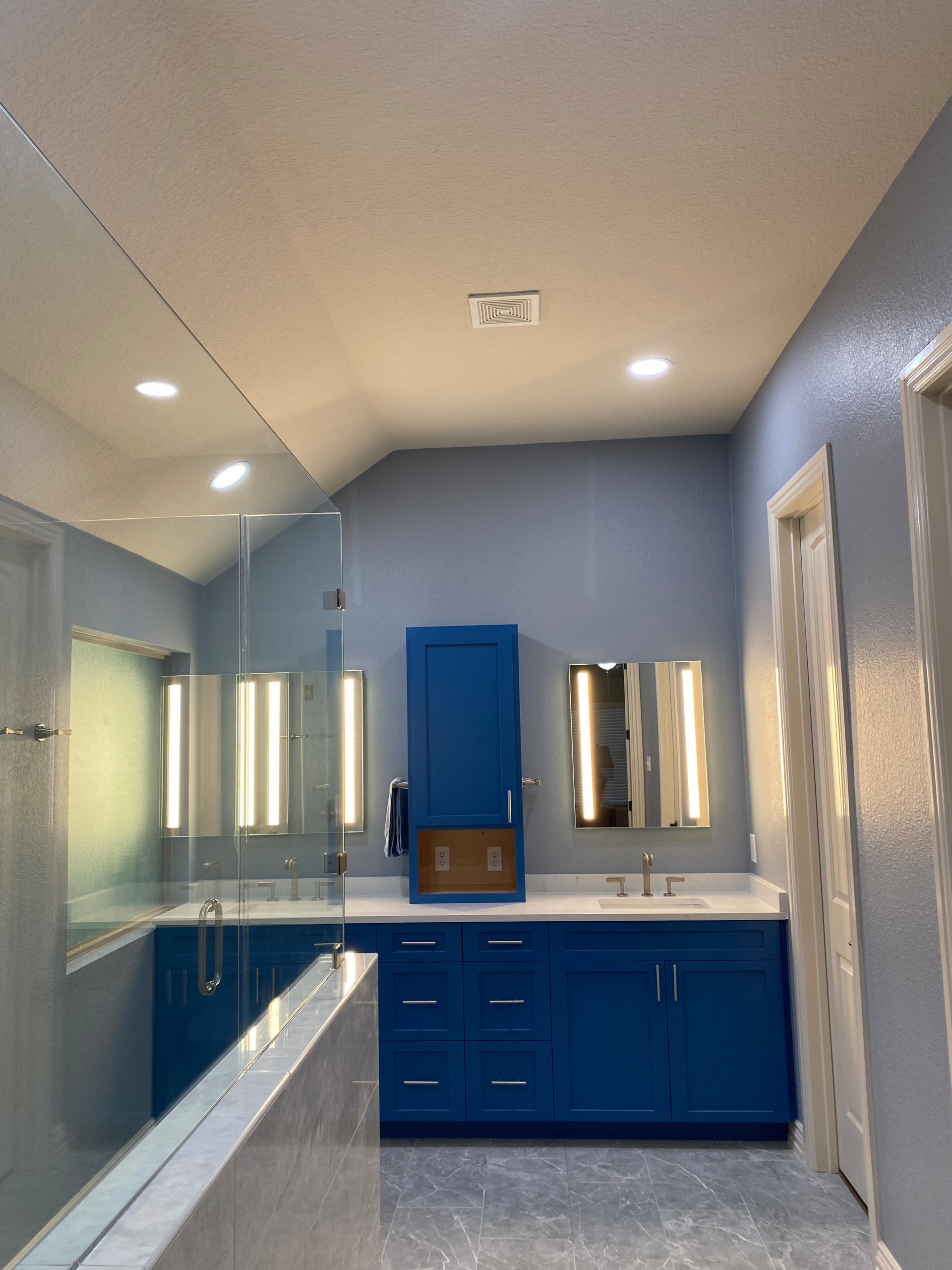 Helotes Master Bath