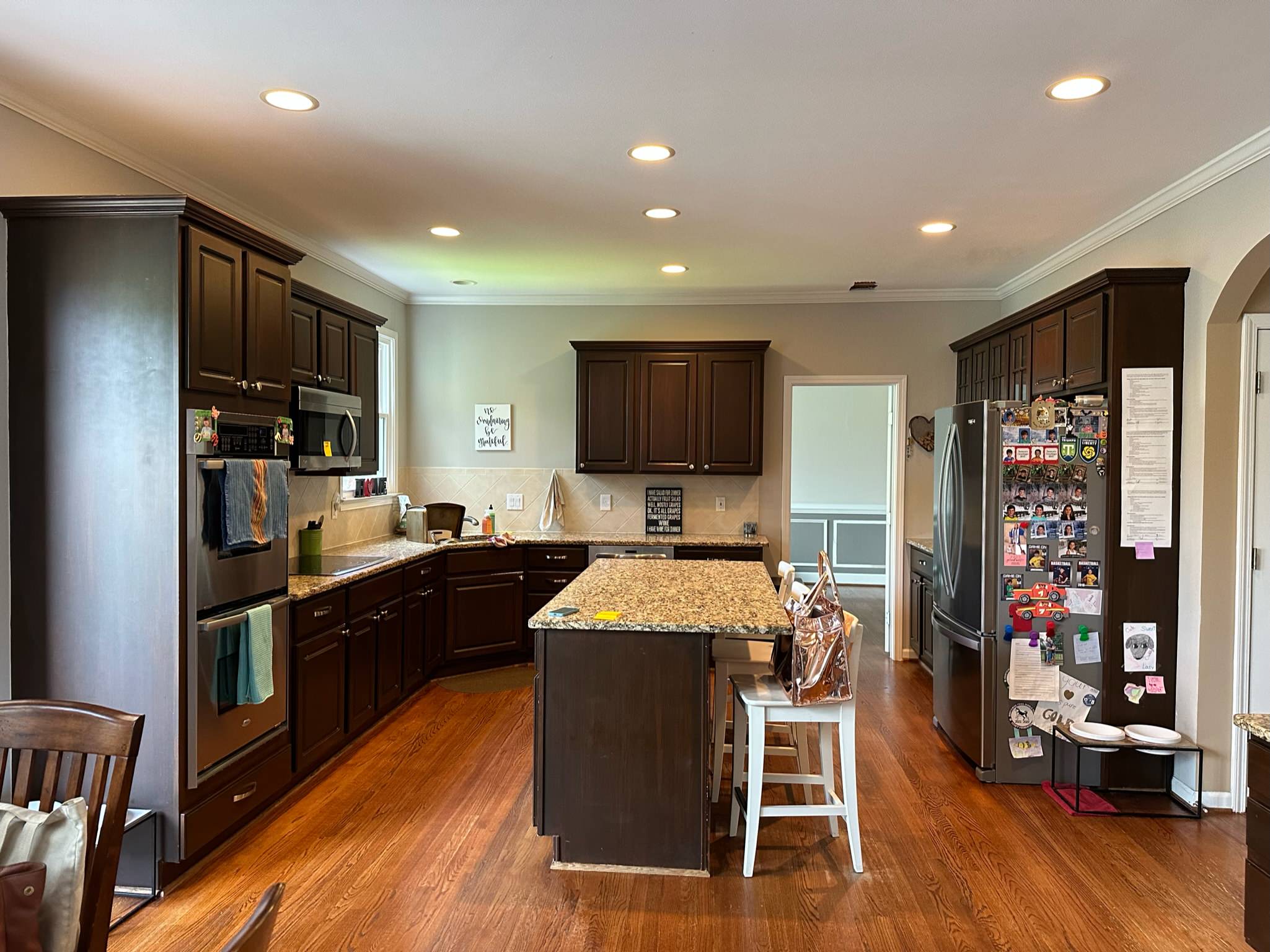 MARIETTA white coastal kitchen