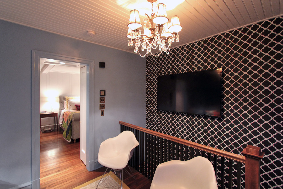 Design ideas for an eclectic bedroom in Wilmington.