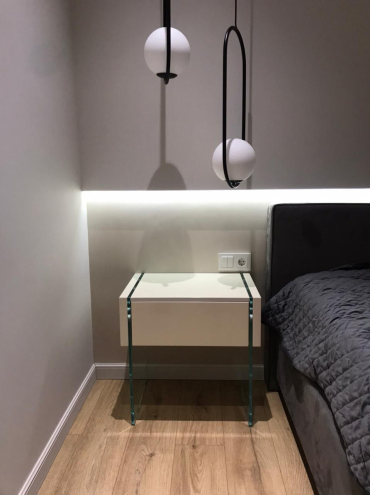 Прикроватные тумбы