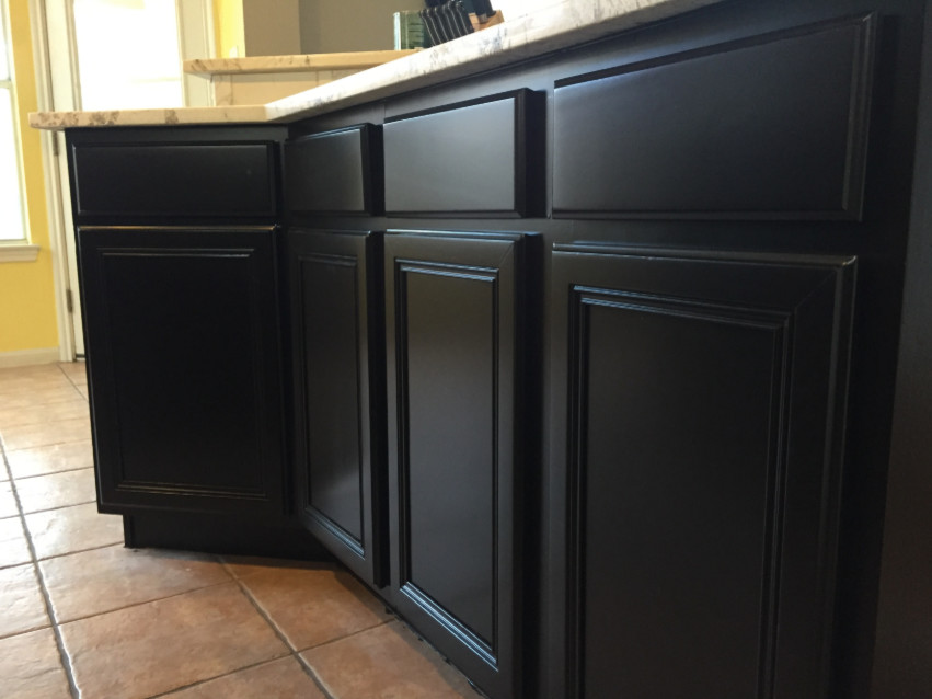 Kitchen - transitional kitchen idea in Austin