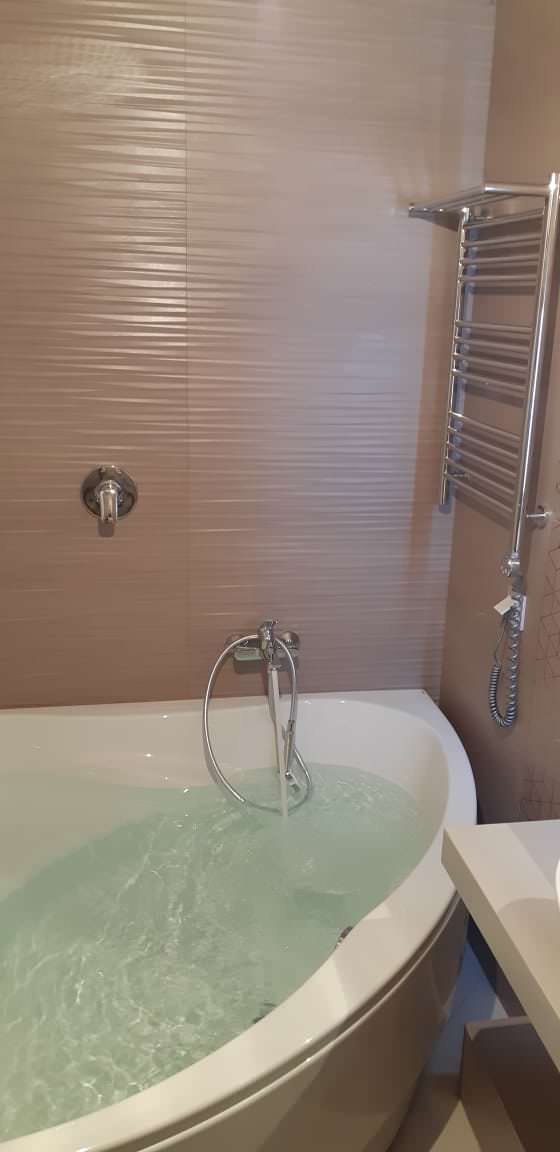 Спасённая ванная после 3их не умельцев .