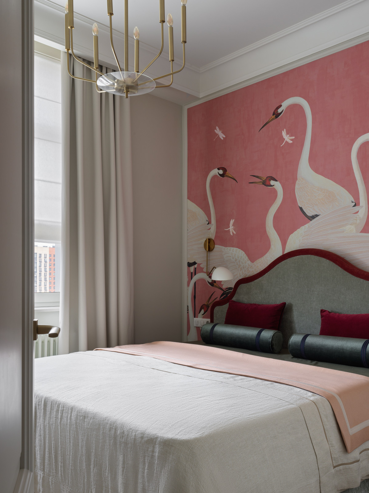 Яркая квартира с классическими элементами