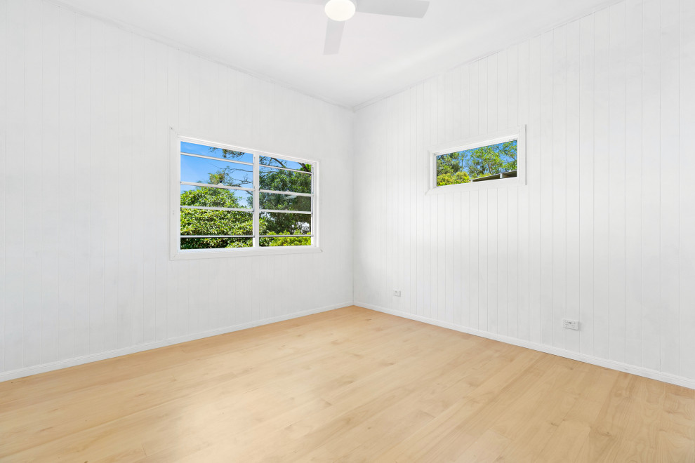 Contemporary bedroom in Brisbane.