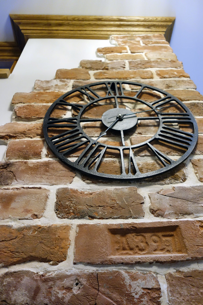 Кирпич и дерево