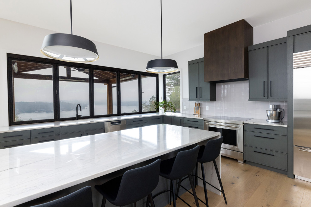 Kitchen - transitional kitchen idea