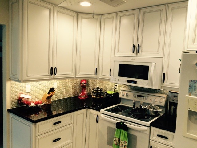 Inspiration for a transitional home design remodel in Miami