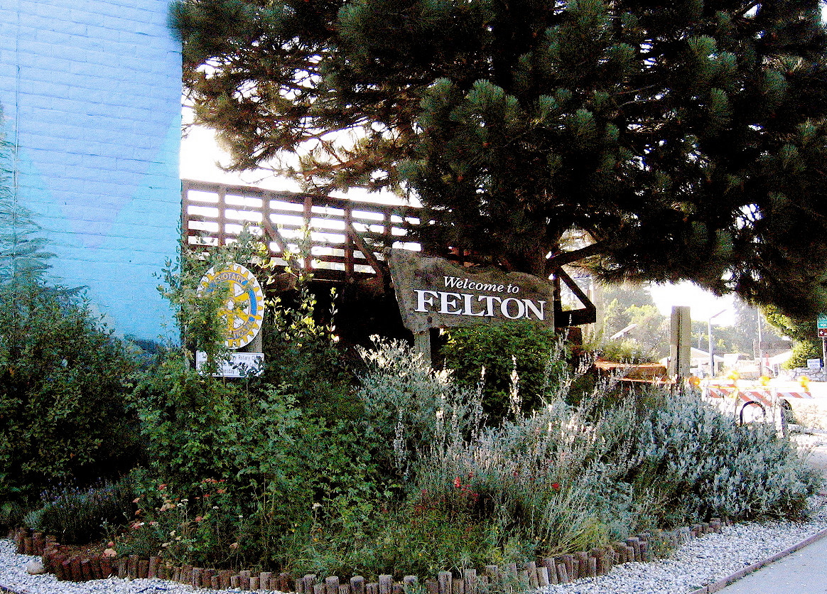Felton Welcome Sign