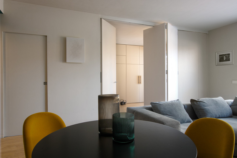 Appartamento flessibile con parete mobile e terrazzo abitabile – Milano Magenta