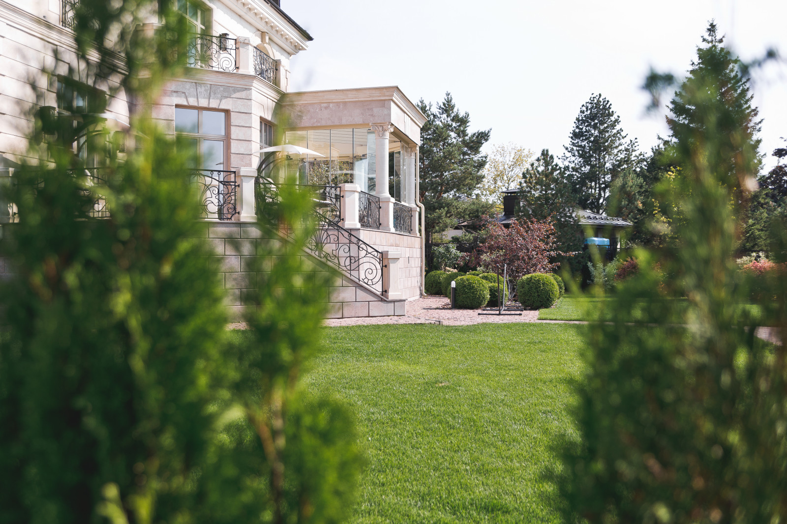 Современный сад на Успенском шоссе