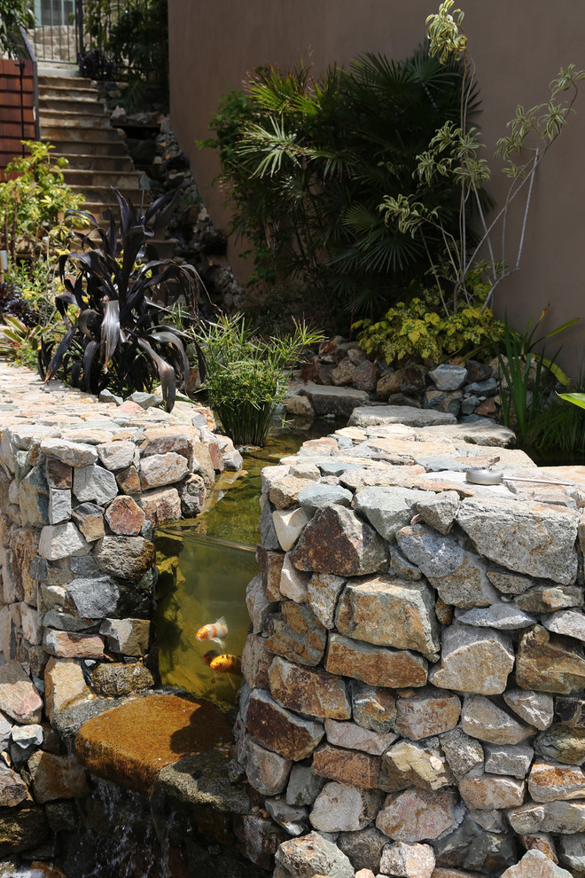 This is an example of a contemporary landscaping in San Diego.