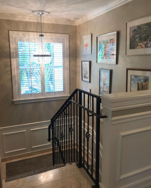Staircase - transitional staircase idea in Miami